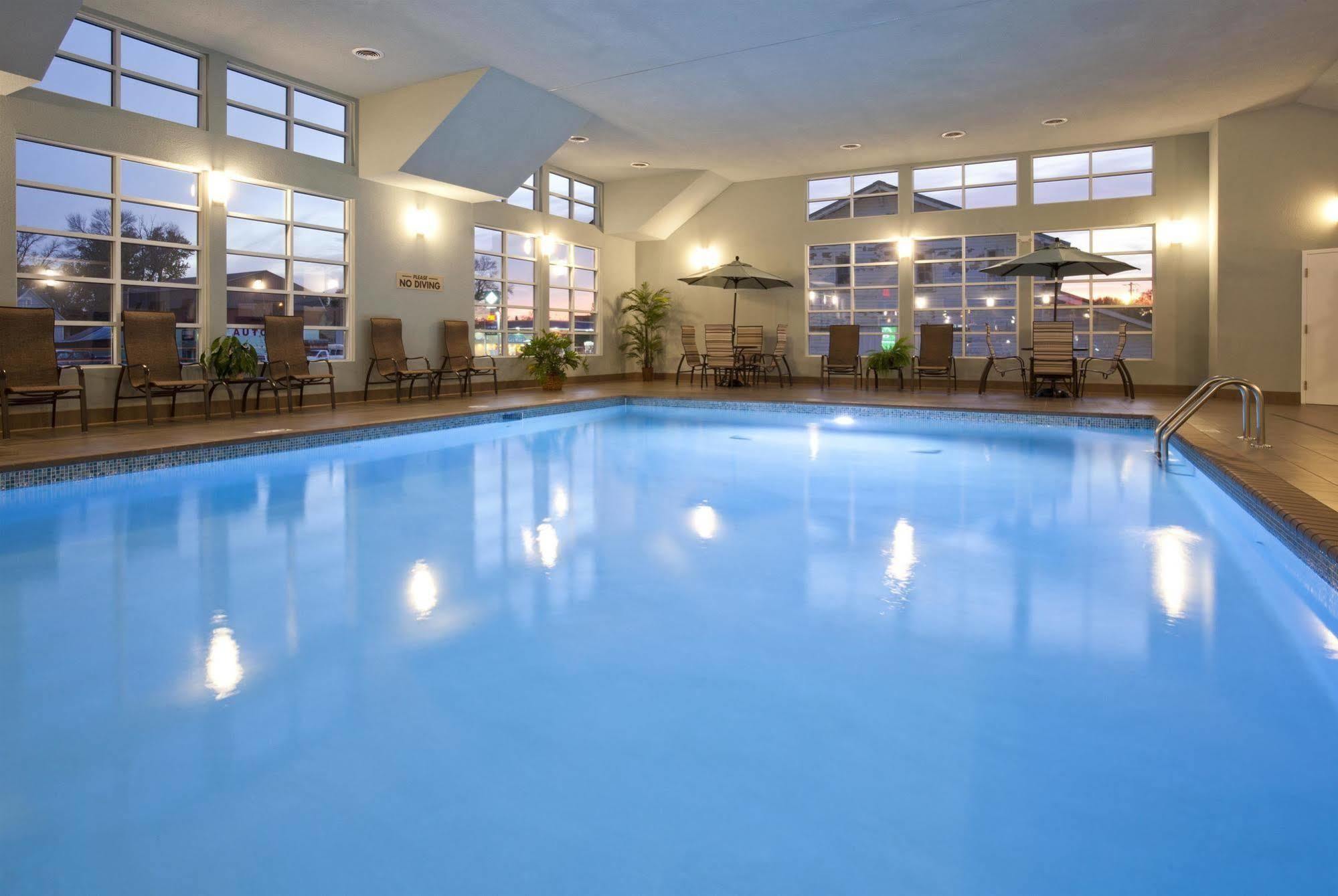 Grandstay Hotel & Suites - Glenwood Extérieur photo