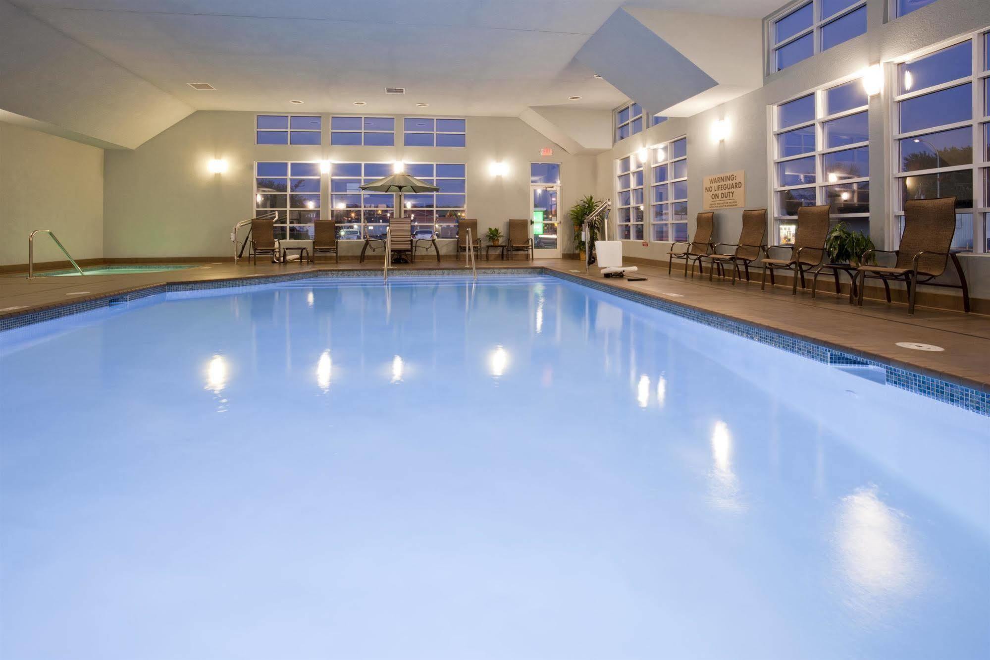 Grandstay Hotel & Suites - Glenwood Extérieur photo
